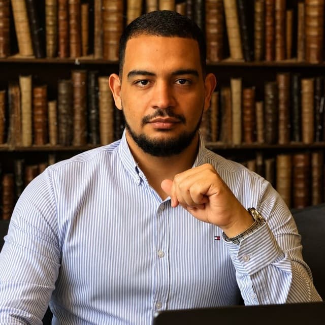 صورة المهندس بهاء الهبيل